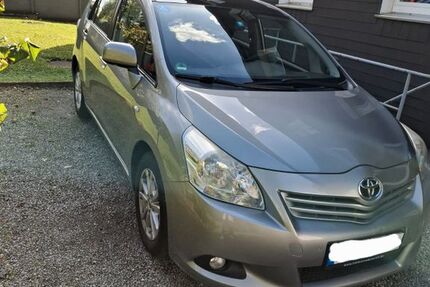 Toyota Verso 195.000 km 6.500 &euro; Wuppertal 42349