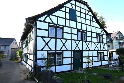Haus Solingen Aufderhöhe - 7 Zimmer, 200 m&sup2;, 299.000&euro; | Angebot:26279128