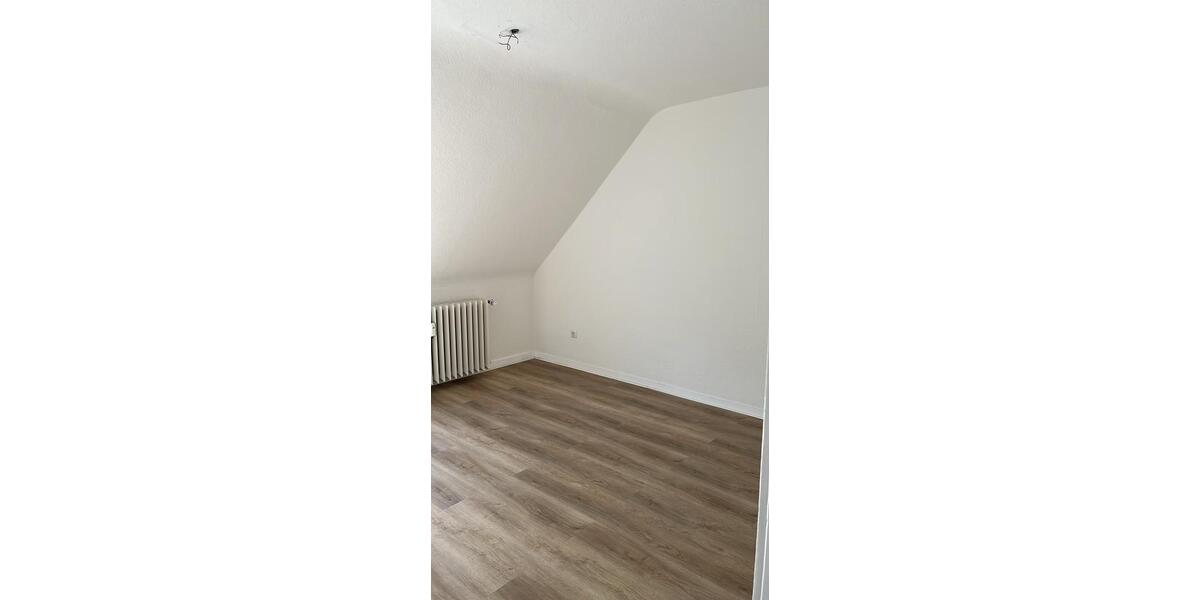 Dachgeschoßwohnung Düsseldorf Niederkassel - 3 Zimmer, 75 m&sup2;, 1.450&euro; | Angebot:27602962