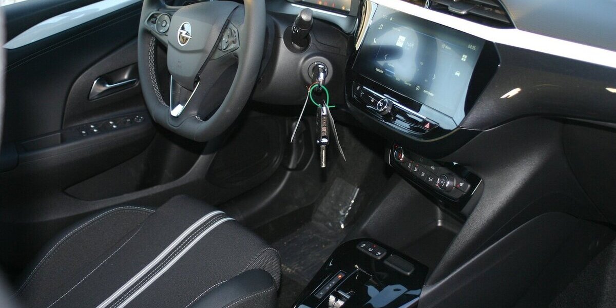 Opel Corsa GS Automatik|Voll-LED|Winterpaket| Kamera 25.137 km 17.590 &euro; Wermelskirchen 42929