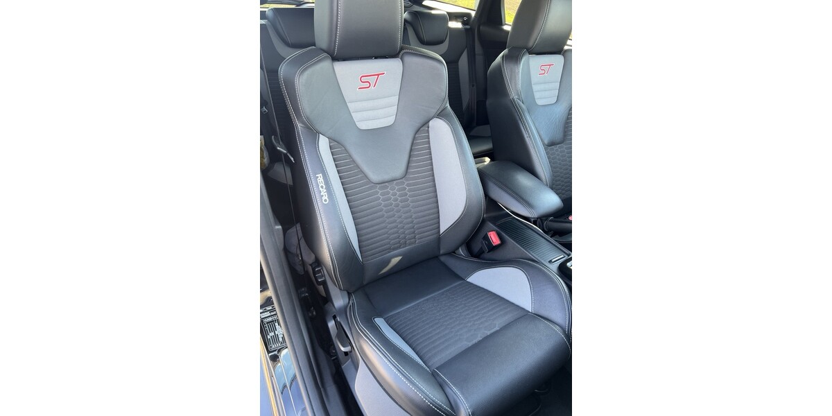 Ford Focus 79.900 km 17.800 € Köln 50667