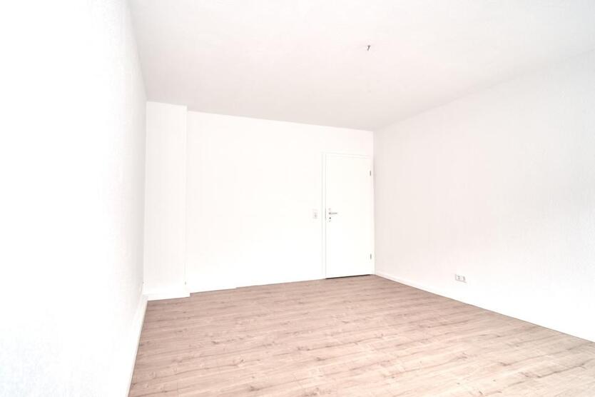 Wunderschöne,modernisierte 2- Zimmer Eigentumswohnung mit Terasse