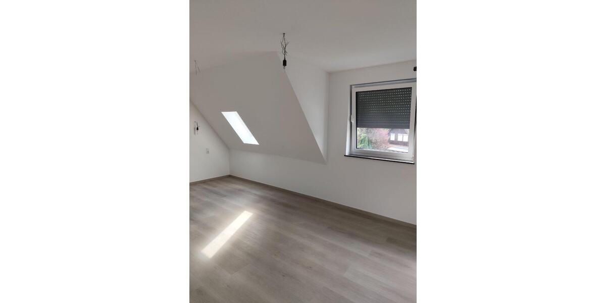 Doppelhaushälfte Essen Stadtbezirk VIII - 5.5 Zimmer, 134 m&sup2;, 2.350&euro; | Angebot:24130141