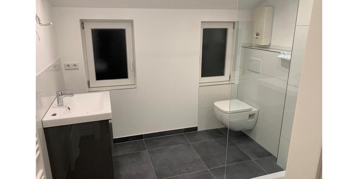 Dachgeschoßwohnung Solingen Burg - 3 Zimmer, 77 m&sup2;, 977&euro; | Angebot:24400556