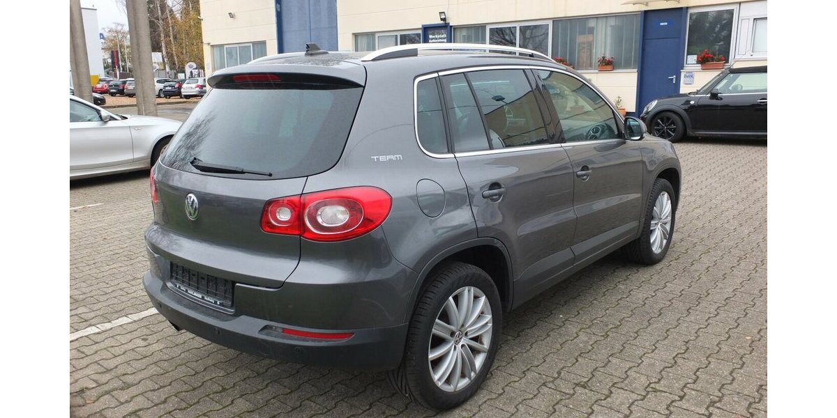 VW Tiguan TEAM orig.ATM ca 52 tkm XENON AHK PARKPILOT 112.432 km 10.908 € Köln 50858