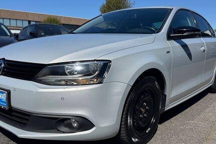 VW Jetta 141.166 km 6.990 &euro; Düsseldorf 40233