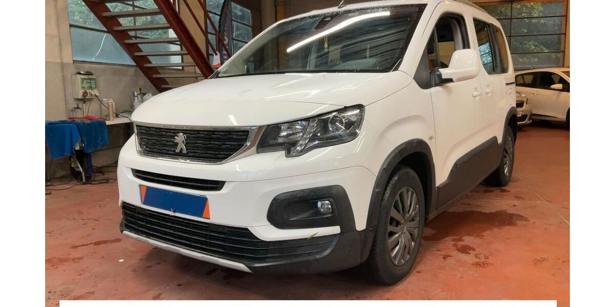 Peugeot Rifter 50.426 km 14.990 € Düsseldorf 40589