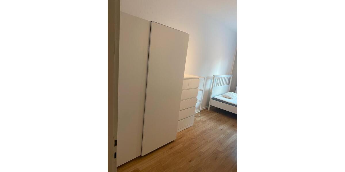 Etagenwohnung Düsseldorf Oberbilk - 3 Zimmer, 67 m&sup2;, 580&euro; | Angebot:24616426