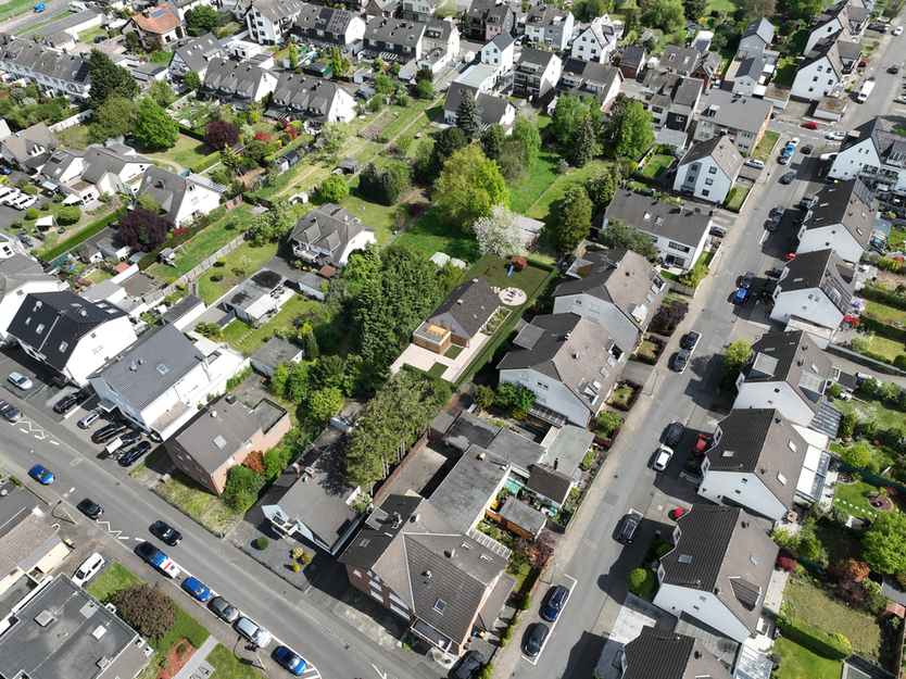 Mit 3D: Ein- bis Zweifamilienhaus in Köln-Wahnheide mit zusätzlichem Grundstück!