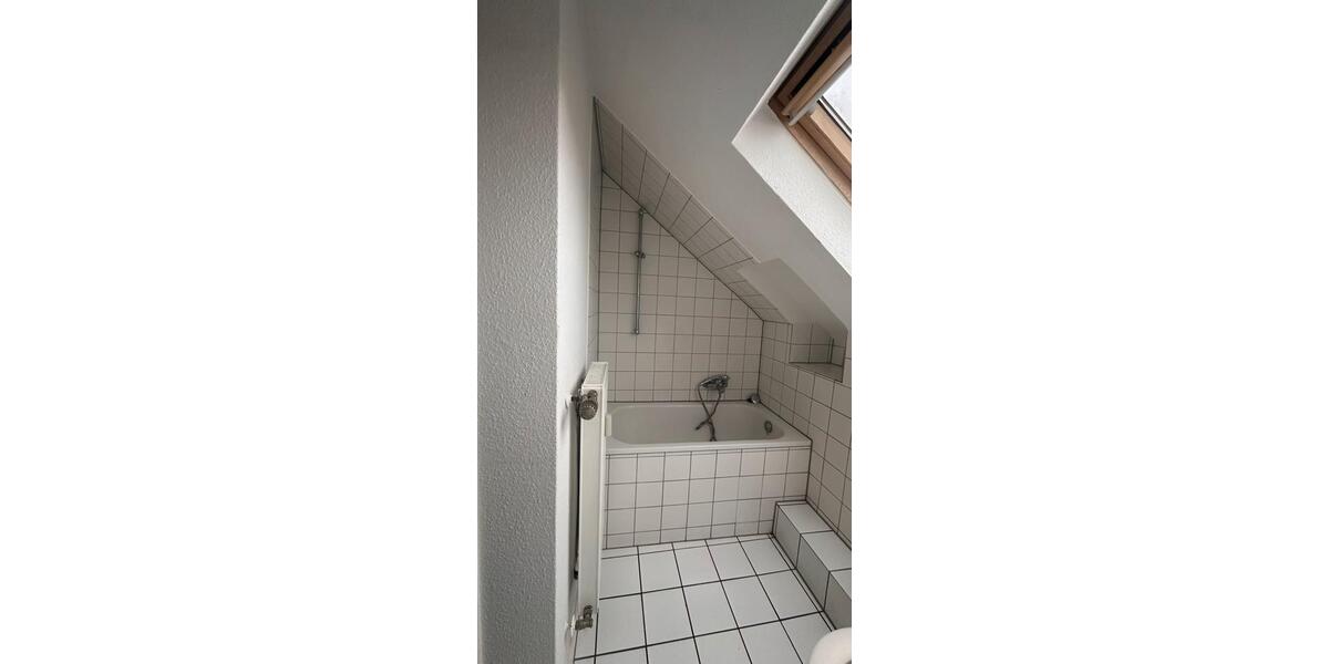 Dachgeschoßwohnung Solingen - 2 Zimmer, 45 m&sup2;, 480&euro; | Angebot:24878495