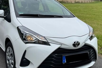 Toyota Yaris 25.500 km 16.400 € Essen 45276