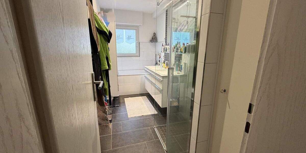Etagenwohnung Köln Merheim - 4 Zimmer, 105 m&sup2;, 480.000&euro; | Angebot:24528646