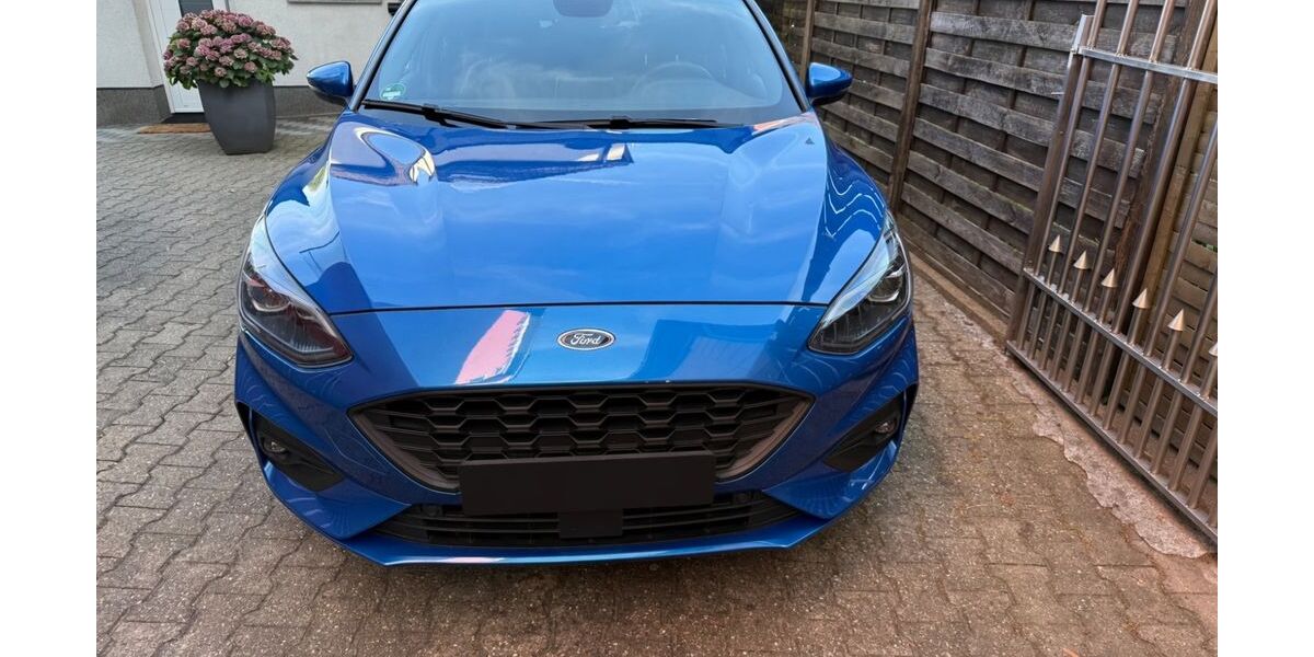 Ford Focus 105.000 km 17.900 &euro; Solingen 42651