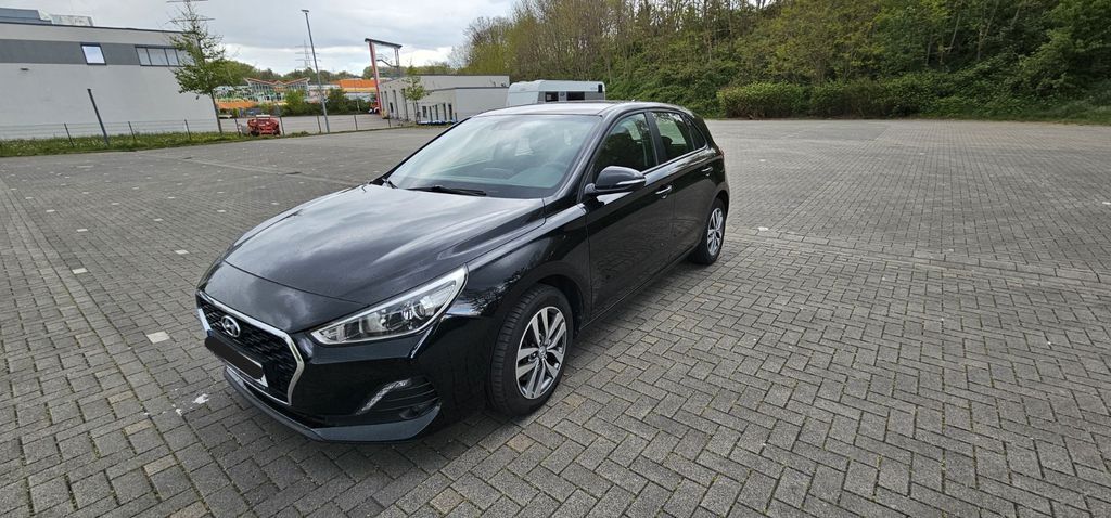 i30