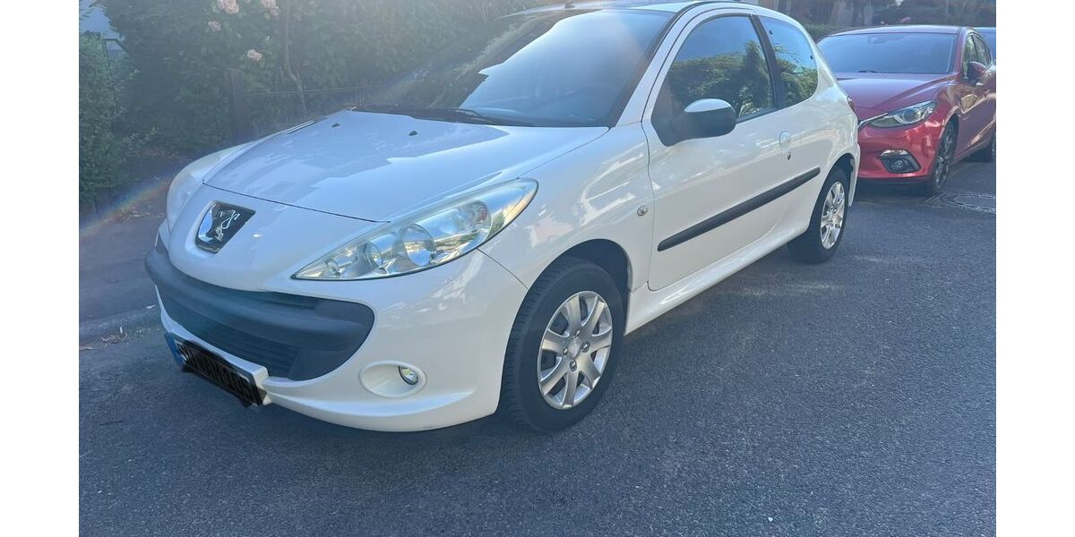 Peugeot 206 75.000 km 2.699 &euro; Köln 50825