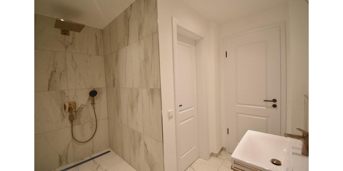 Etagenwohnung Düsseldorf Niederkassel - 2 Zimmer, 70 m&sup2;, 1.750&euro; | Angebot:25884292