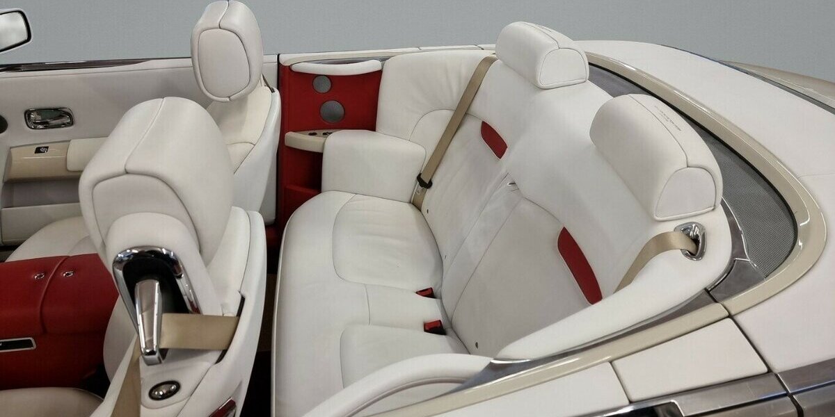 Rolls Royce Phantom Drophead Bespoke Spezial 21.800 km 195.000 € HAAN 42781