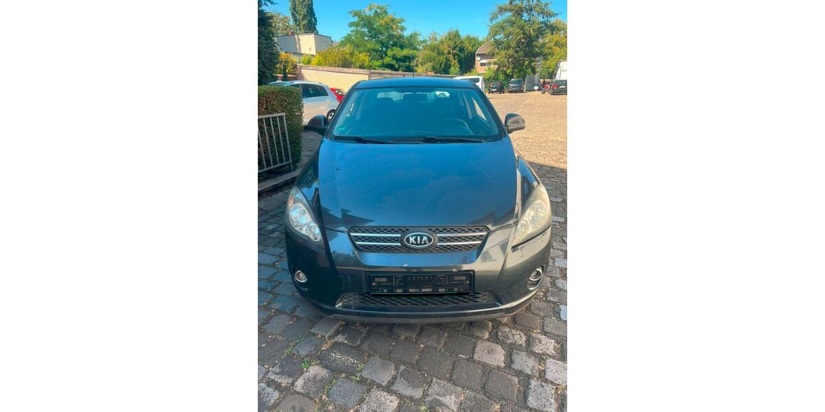 Kia ceed Sportswagon 247.600 km 2.350 &euro; Düsseldorf 40597