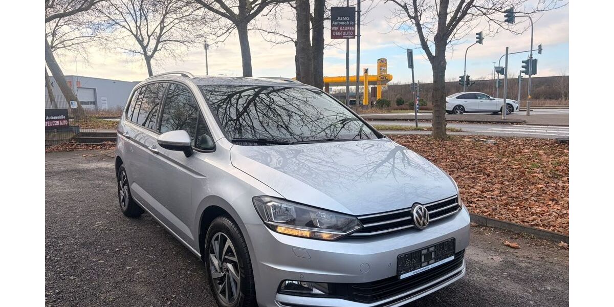 VW Touran 131.000 km 14.999 &euro; Köln 51107