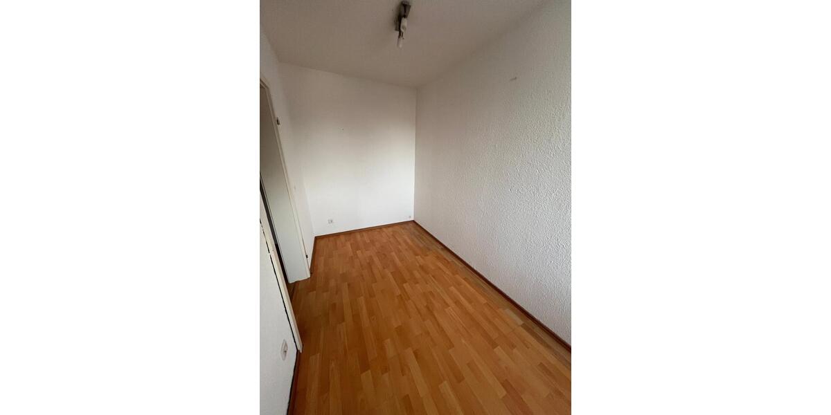 Dachgeschoßwohnung Solingen Wald - 3 Zimmer, 80 m&sup2;, 750&euro; | Angebot:26335367