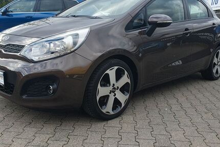 Kia Rio 97.697 km 7.999 € Essen 45326