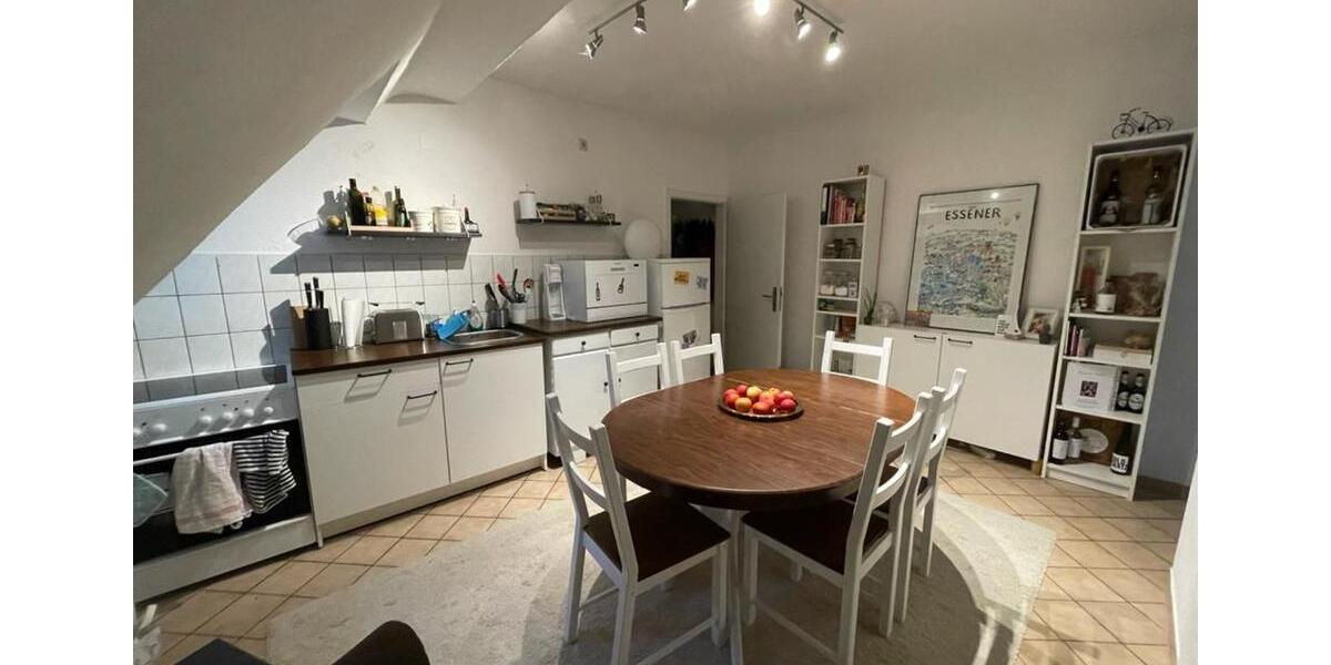Dachgeschoßwohnung Essen Stadtbezirk II - 2.5 Zimmer, 52 m&sup2;, 560&euro; | Angebot:25417026