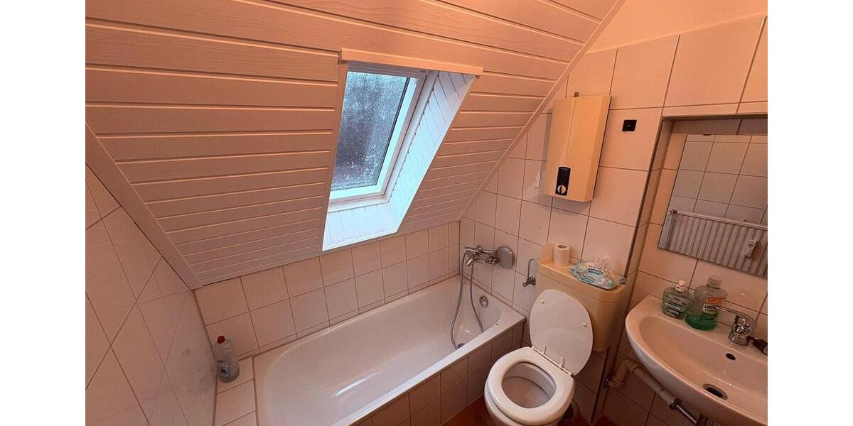 Dachgeschoßwohnung Leverkusen Bergisch Neukirchen - 2.5 Zimmer, 50 m&sup2;, 550&euro; | Angebot:26423991