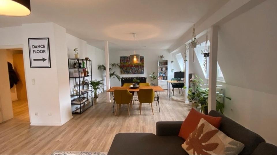 Etagenwohnung Köln Mülheim - 3 Zimmer, 125 m&sup2;, 1.950&euro; | Angebot:24848979