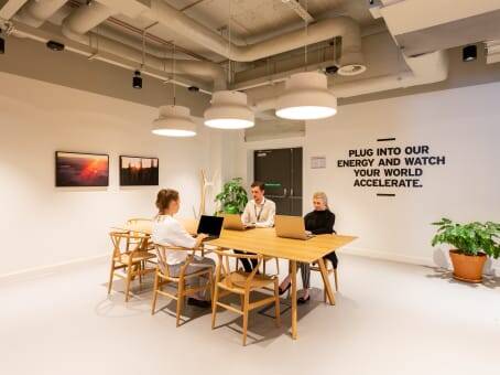 Flexible Büroräume und Arbeitsplätze im Geschäftsviertel in Düsseldorf - All-in-Miete