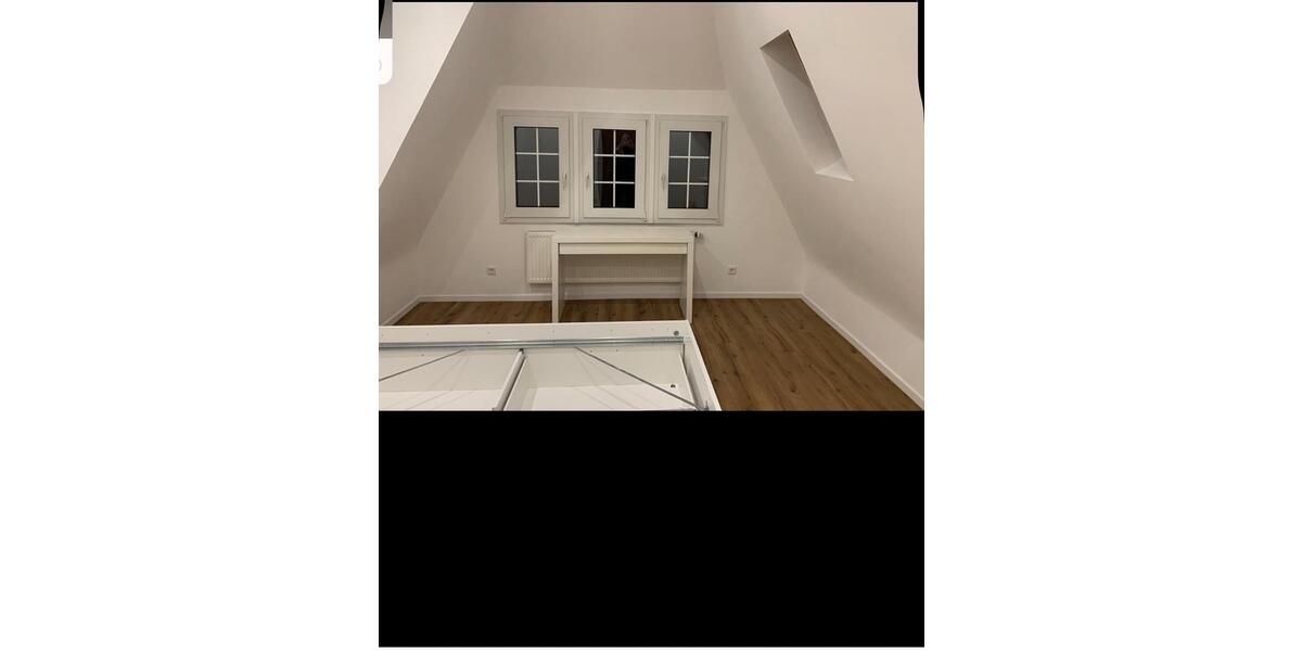 Dachgeschoßwohnung Solingen Burg - 3 Zimmer, 77 m&sup2;, 977&euro; | Angebot:24400556