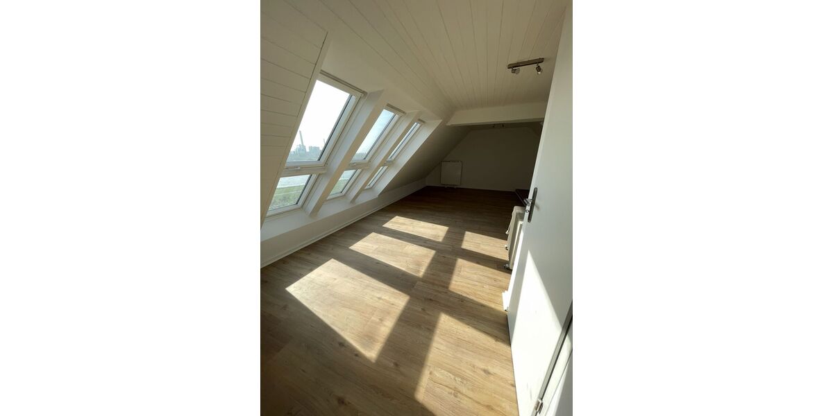 Beste Lage in Oberkassel mit Traumblick auf den Rhein - Maisonettenwohnung Düsseldorf Oberkassel | Angebot:26964483