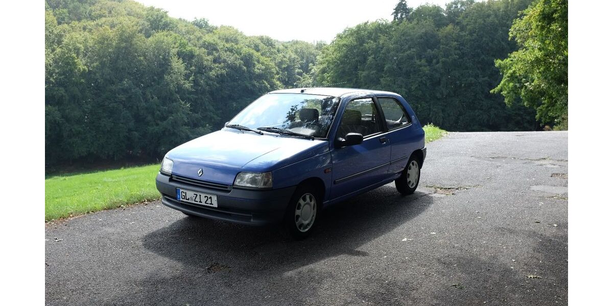 Renault Clio 90.000 km 3.500 &euro; Köln 51103