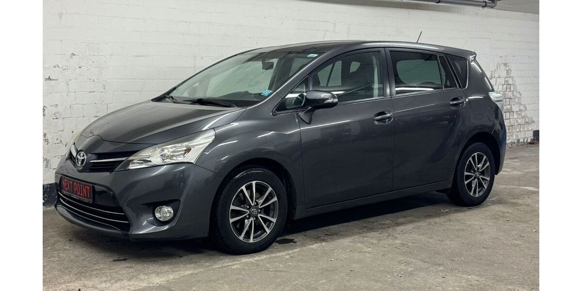 Toyota Verso 99.800 km 9.600 € Düsseldorf 40468