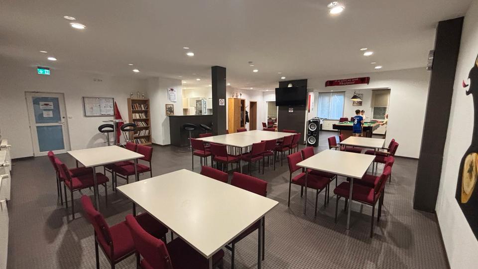 120 m2 Lokal zu vermieten zimmer