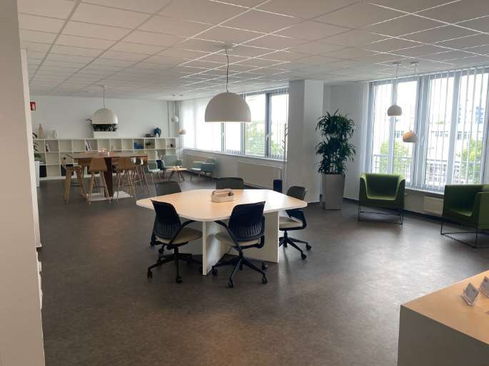 Büro in Neuss 1.919 € 57 m² zimmer