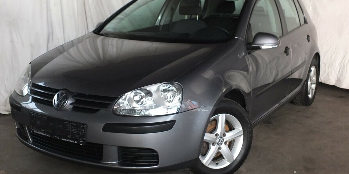 VW Golf BLACK WEEK 25:TRENDLINE KLIMAAUTOMATIK 5-TÜRI 132.115 km 4.498 € Köln 50858