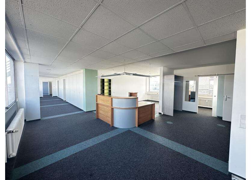 Büro in Düsseldorf 2.030 € 254 m²