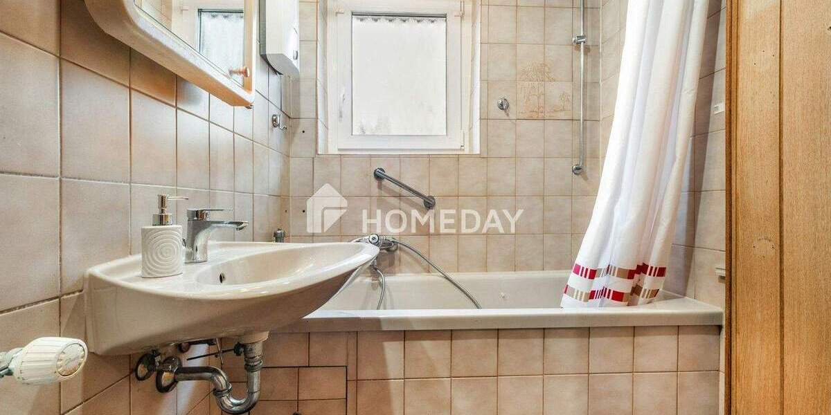 Etagenwohnung Essen Bergerhausen - 5 Zimmer, 103 m&sup2;, 229.000&euro; | Angebot:25212856