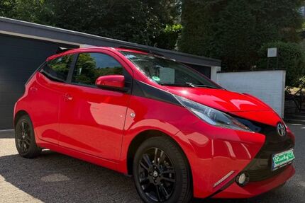 Toyota Aygo (X) 63.576 km 8.500 &euro; Erkrath 40699