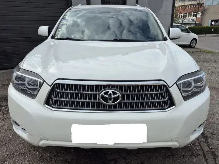 Toyota Highlander 312.006 km 9.900 € Köln 50733