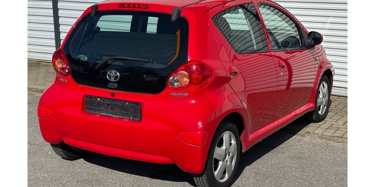 Toyota Aygo (X) 108.220 km 3.650 &euro; Solingen 42719