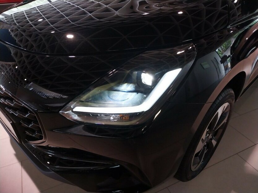 Suzuki Swift Comfort+ Allgrip Hybrid 6.000 km 21.980 € HAAN 42781