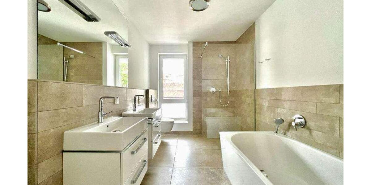 Etagenwohnung Düsseldorf Friedrichstadt - 3 Zimmer, 162 m&sup2;, 2.500&euro; | Angebot:24855847