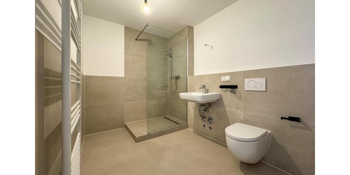 Etagenwohnung Düsseldorf Pempelfort - 3 Zimmer, 84 m&sup2;, 1.764&euro; | Angebot:23615742