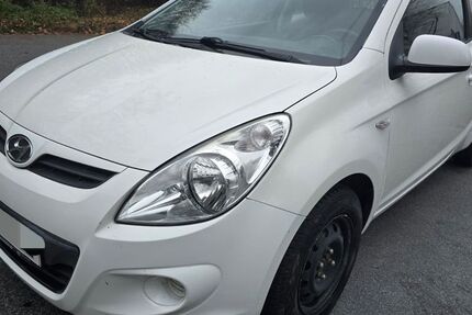 Hyundai i20 160.000 km 2.750 &euro; Wuppertal 42287