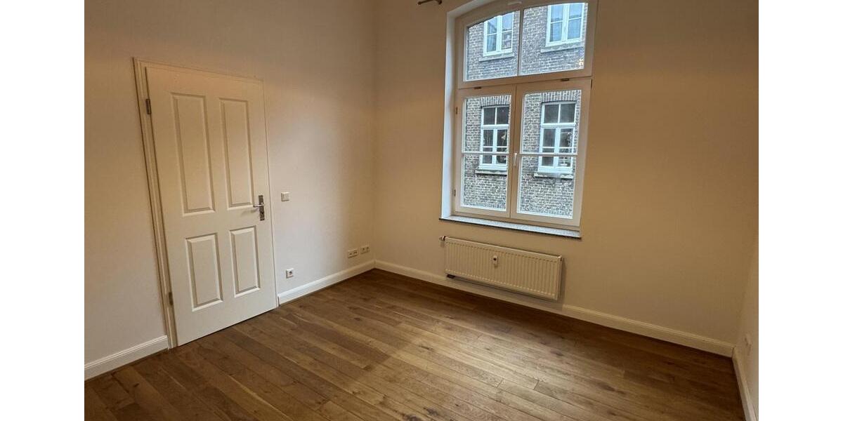 Etagenwohnung Köln Kalk - 4 Zimmer, 112 m&sup2;, 1.705&euro; | Angebot:26021645