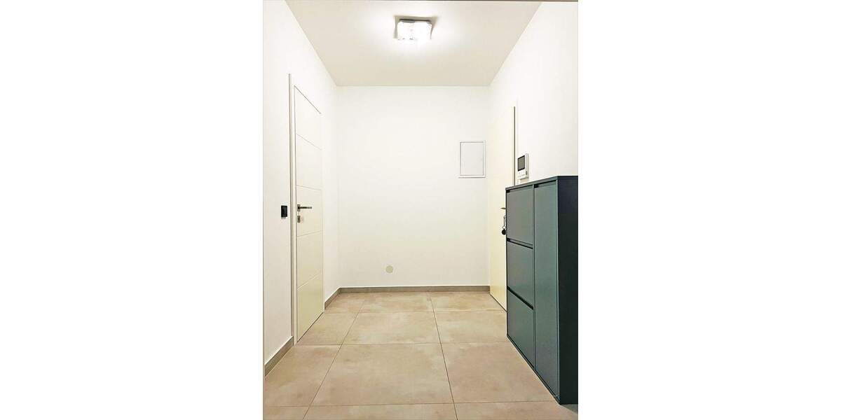 Etagenwohnung Düsseldorf Oberkassel - 2 Zimmer, 82 m&sup2;, 1.650&euro; | Angebot:25916382