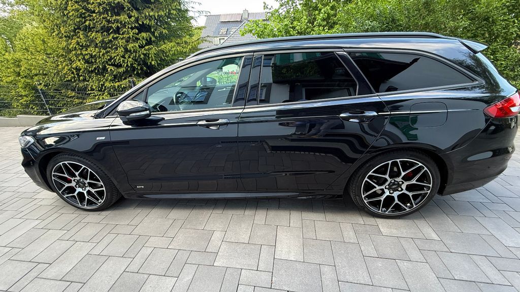 Ford Mondeo 97.920 km 19.700 &euro; Velbert 42549