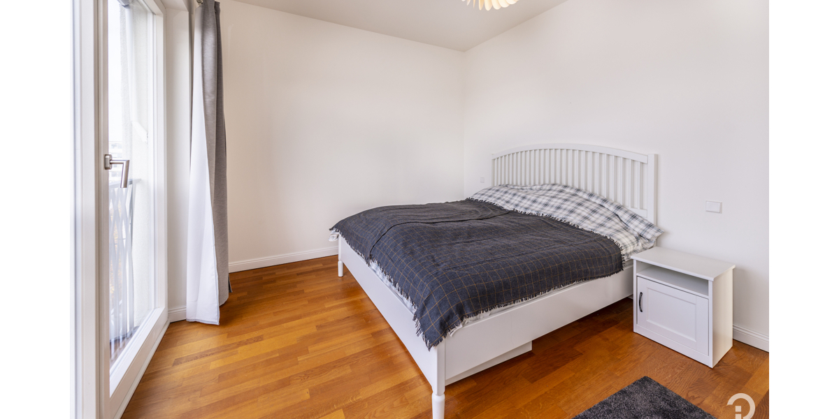 Wohnen in hochwertigem Ambiente mit internationalem Flair. Möblierte 2 Zimmer-Dachterrassen-Wohnung - Einfamilienhaus Düsseldorf Heerdt | Angebot:26645368