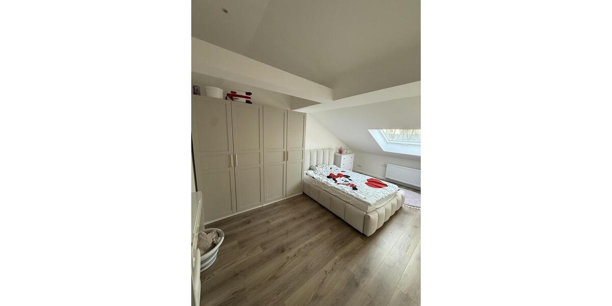 Maisonettenwohnung Düsseldorf Stadtbezirk 9 - 5 Zimmer, 125 m&sup2;, 1.800&euro; | Angebot:26194304